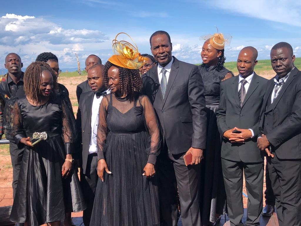 TCI Zimbabwe leaders and members together outdoors